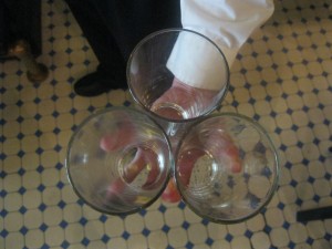 How To Carry Three Glasses In One Hand | Tips For Improving Your Tips How To Carry Three Glasses In One Hand | Tips For Improving Your Tips