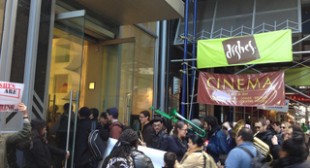 Tuba-Toting Protesters Swarm Midtown Restaurant, Lawsuit Claims – DNAinfo.com New York Tuba-Toting Protesters Swarm Midtown Restaurant, Lawsuit Claims – DNAinfo.com New York